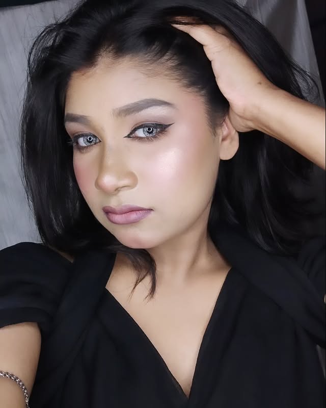 SAM - Professional Makeup Artist